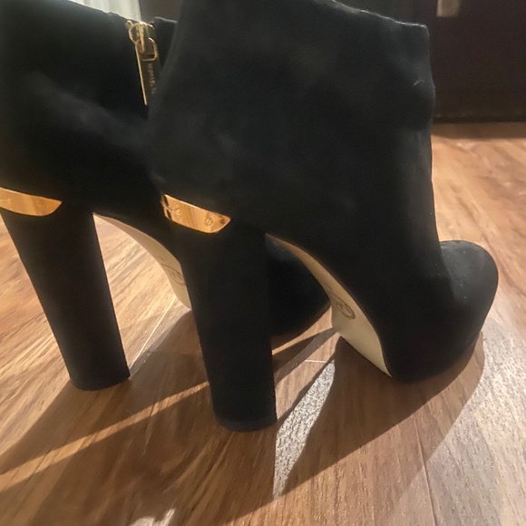 Designer Shoes - Picture 1 of 2